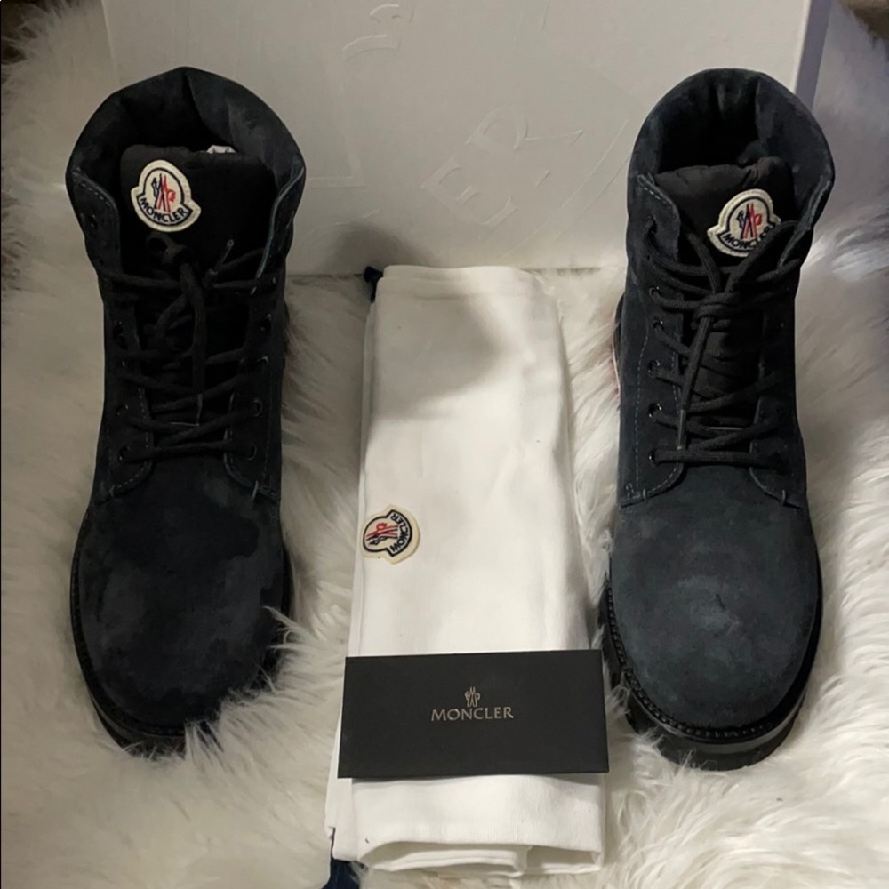 Moncler - Picture 1 of 7